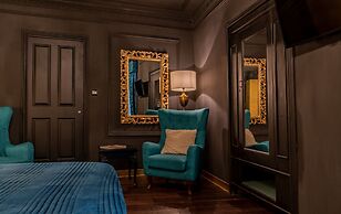 Julina Boutique Living