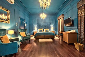 Julina Boutique Living