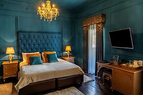 Julina Boutique Living