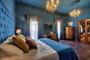 Julina Boutique Living