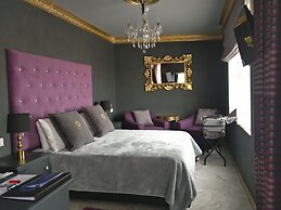 Julina Boutique Living