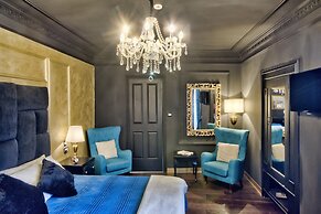 Julina Boutique Living