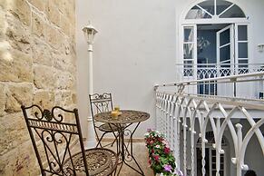 Julina Boutique Living