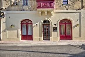 Julina Boutique Living