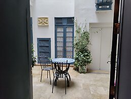 Julina Boutique Living