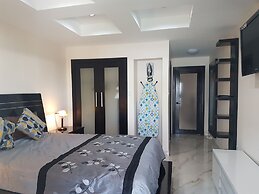 Modern 1 Bed Apartment in Belize City