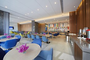 Holiday Inn Express Zhangjiagang East by IHG