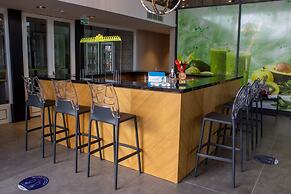 Ramada by Wyndham Tire