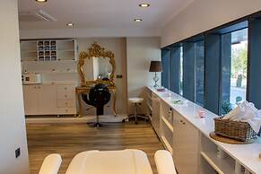 Ramada by Wyndham Tire