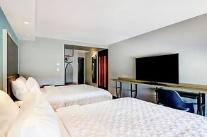 TRU BY Hilton Edmonton Windermere