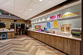 TRU BY Hilton Edmonton Windermere