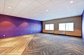 TRU BY Hilton Edmonton Windermere