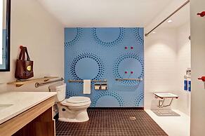 TRU BY Hilton Edmonton Windermere