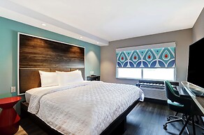 TRU BY Hilton Edmonton Windermere