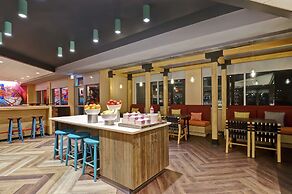 TRU BY Hilton Edmonton Windermere