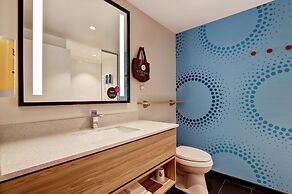 TRU BY Hilton Edmonton Windermere