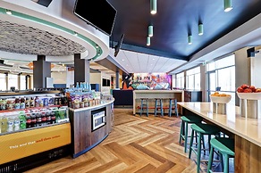 TRU BY Hilton Edmonton Windermere