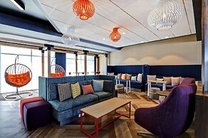 TRU BY Hilton Edmonton Windermere