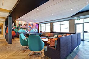 TRU BY Hilton Edmonton Windermere