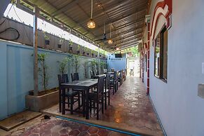 Golden Ganesha Villa - Hostel