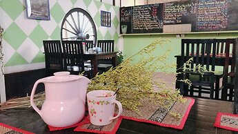 Golden Ganesha Villa - Hostel