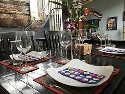 Golden Ganesha Villa - Hostel