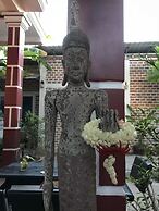 Golden Ganesha Villa - Hostel