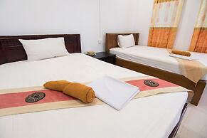 Golden Ganesha Villa - Hostel