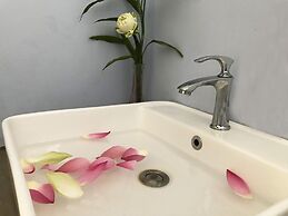 Golden Ganesha Villa - Hostel