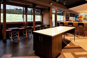 Tru By Hilton Staunton