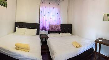 Happy Garden Resort - Hostel