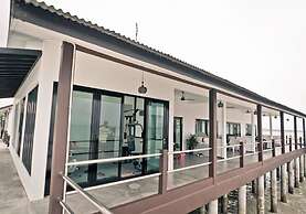 Kukup Xiang Holiday Home