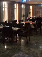 Signatious Hotel and Suites Delta