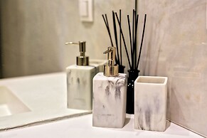 Industrial Lisbon Apartment - Adults Only