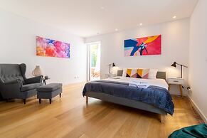 Industrial Lisbon Apartment - Adults Only