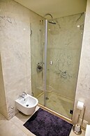 Industrial Lisbon Apartment - Adults Only