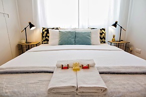 Industrial Lisbon Apartment - Adults Only