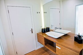 Industrial Lisbon Apartment - Adults Only