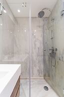 Industrial Lisbon Apartment - Adults Only