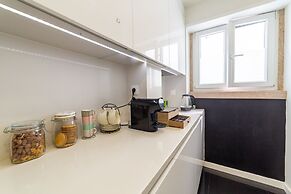 Industrial Lisbon Apartment - Adults Only