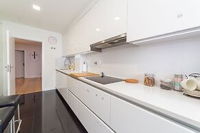 Industrial Lisbon Apartment - Adults Only