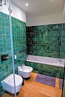 Industrial Lisbon Apartment - Adults Only