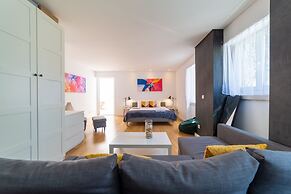 Industrial Lisbon Apartment - Adults Only