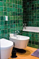 Industrial Lisbon Apartment - Adults Only