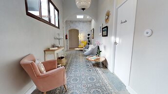 Hostal Boutique La Española by Bossh Hotels