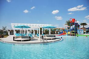 Windsor at Westside #20 - 9 Bedroom Private Pool Villa in Brand New Re