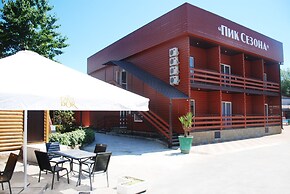 Peak Season Hotel