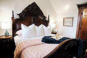 The Winchester Lodge