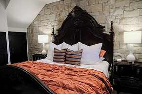 The Winchester Lodge