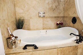 The Winchester Lodge